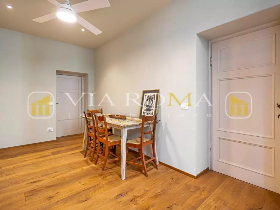 Immagine 11 di Appartamento in vendita  a Lucca