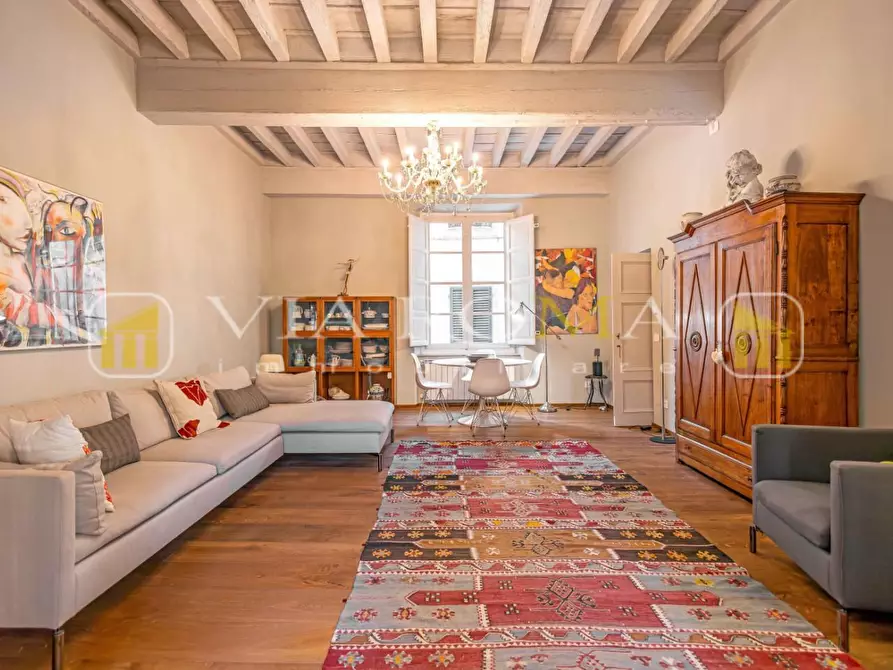 Immagine 8 di Appartamento in vendita  a Lucca