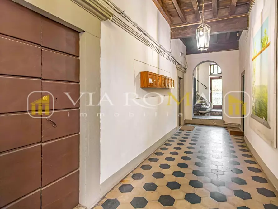 Immagine 25 di Appartamento in vendita  a Lucca