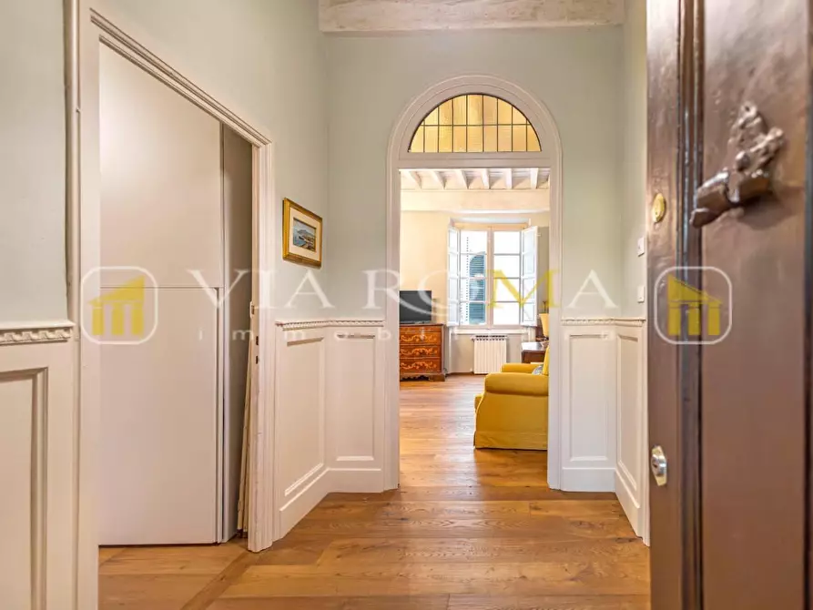 Immagine 6 di Appartamento in vendita  a Lucca