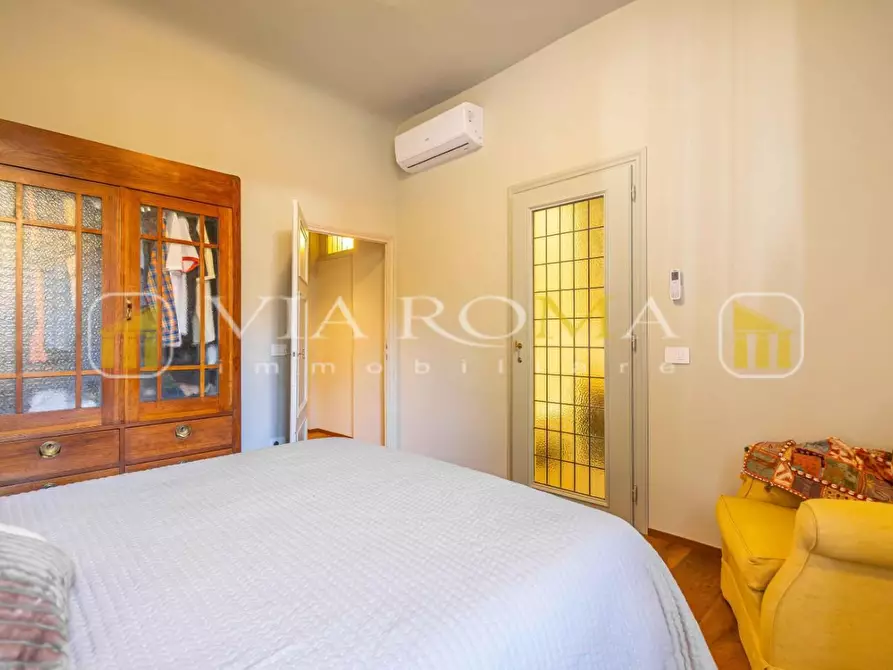 Immagine 17 di Appartamento in vendita  a Lucca