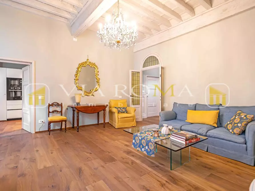 Immagine 9 di Appartamento in vendita  a Lucca