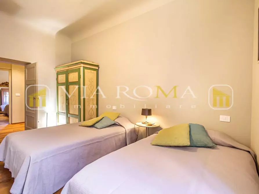 Immagine 21 di Appartamento in vendita  a Lucca