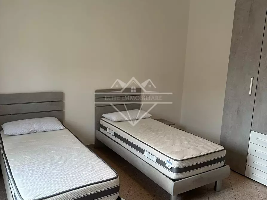 Immagine 6 di Appartamento in affitto  a Carrara