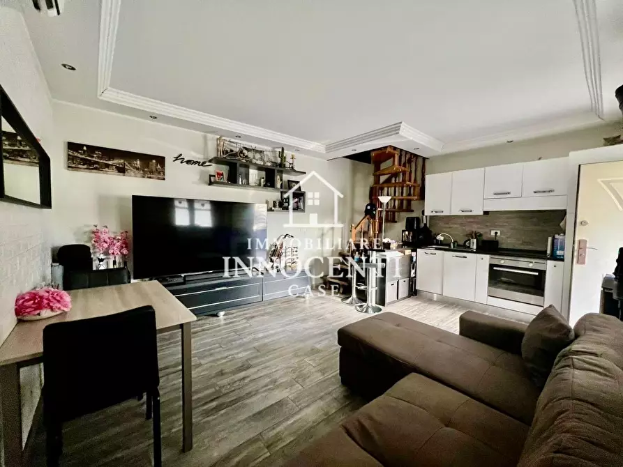 Immagine 13 di Terratetto in vendita  a Massa