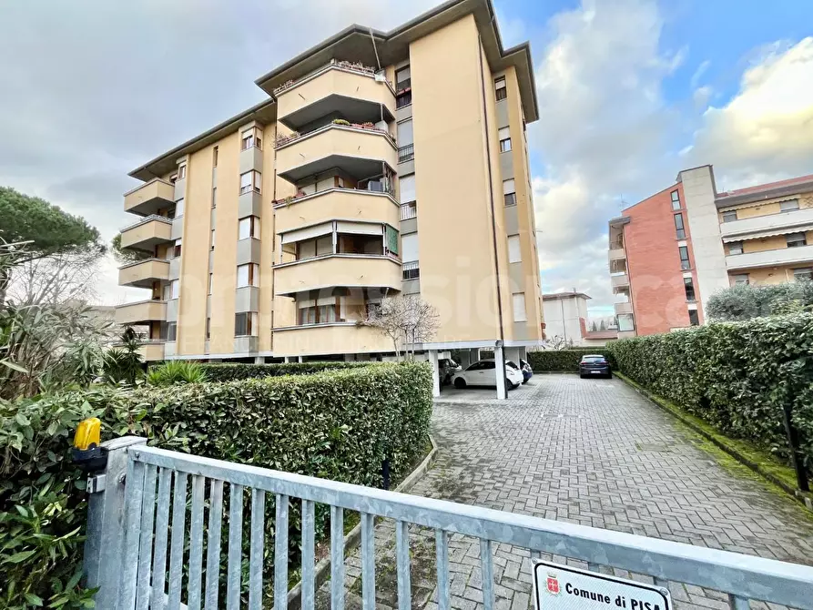 Immagine 2 di Appartamento in vendita  a Pisa