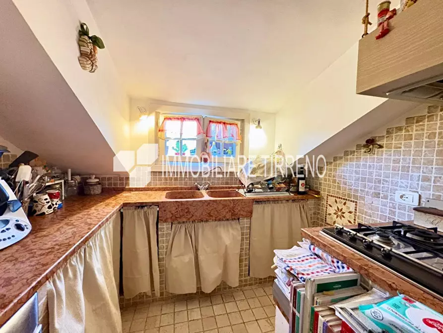 Immagine 6 di Mansarda in vendita  a Massa