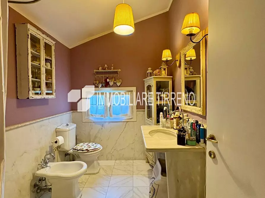 Immagine 13 di Mansarda in vendita  a Massa