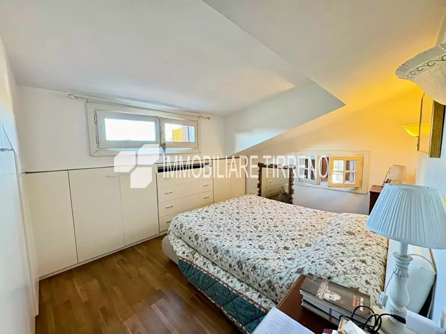 Immagine 8 di Mansarda in vendita  a Massa