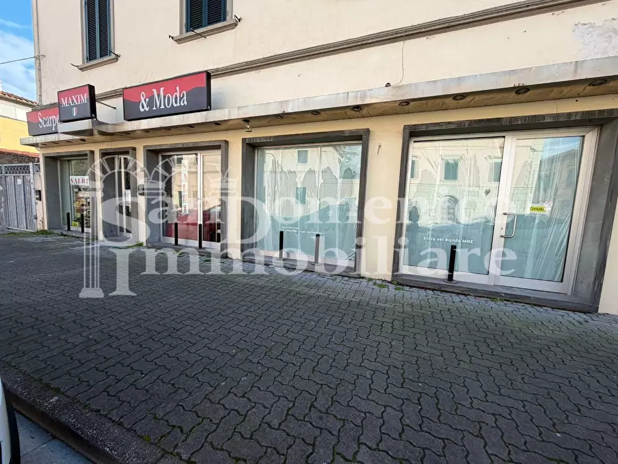 Immagine 2 di Locale commerciale in vendita  a Cascina