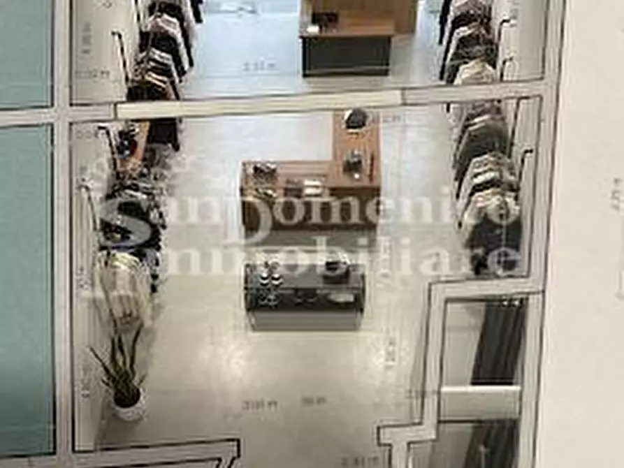 Immagine 3 di Locale commerciale in vendita  a Cascina