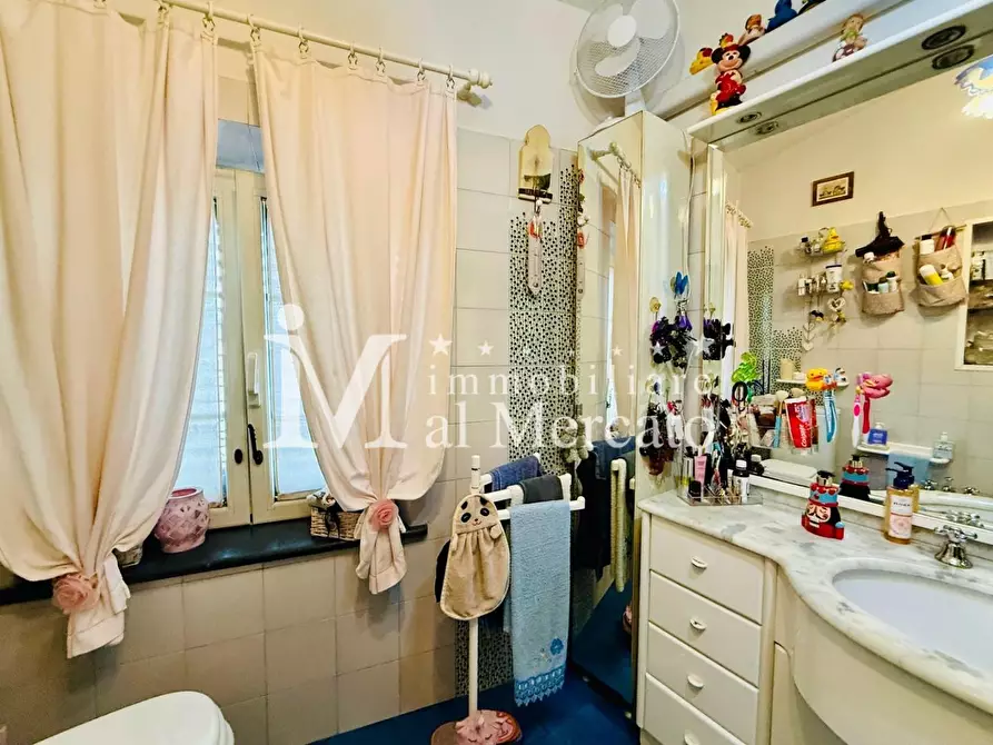 Immagine 20 di Appartamento in vendita  a Lucca