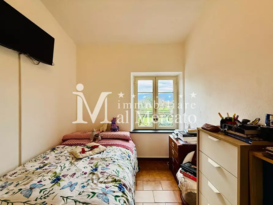 Immagine 30 di Appartamento in vendita  a Lucca