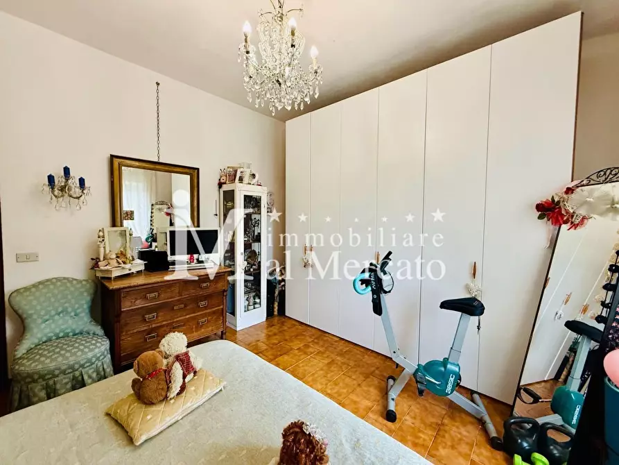 Immagine 16 di Appartamento in vendita  a Lucca