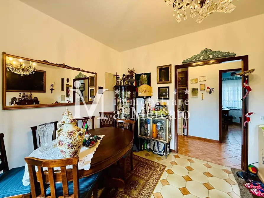 Immagine 4 di Appartamento in vendita  a Lucca