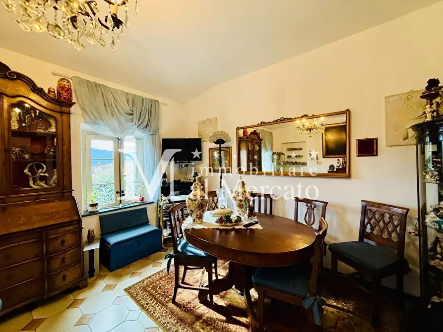 Immagine 2 di Appartamento in vendita  a Lucca