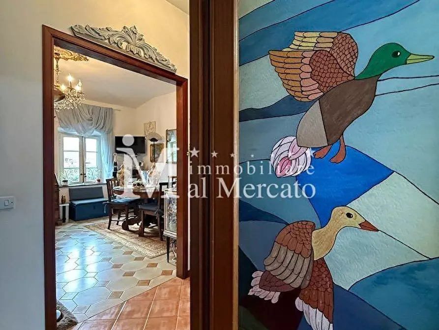 Immagine 12 di Appartamento in vendita  a Lucca