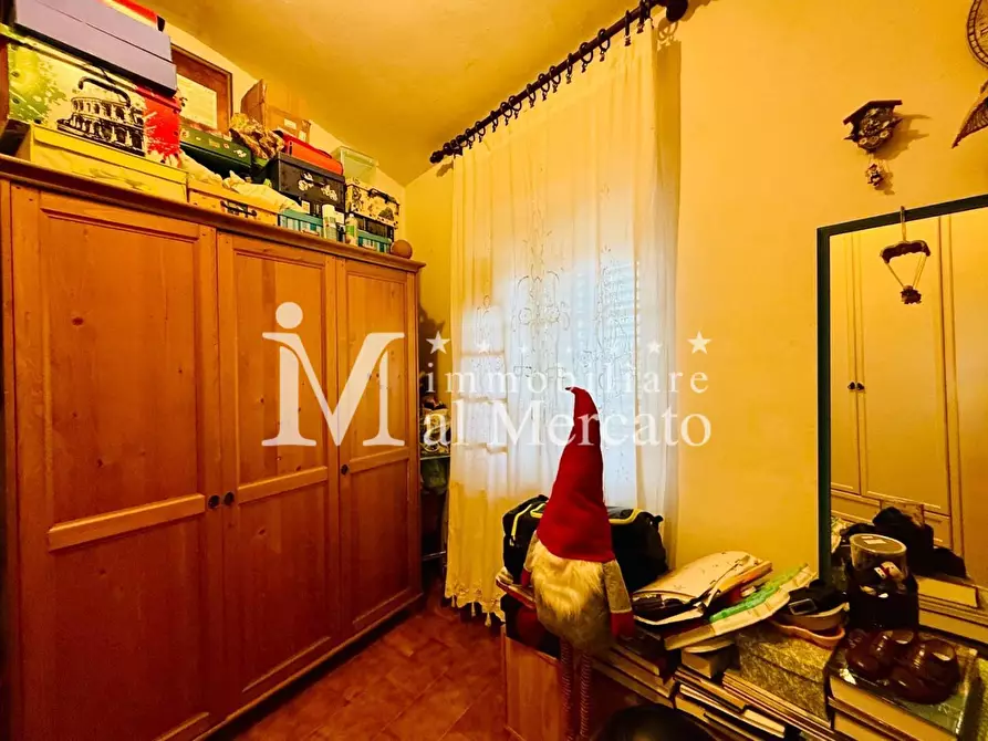 Immagine 26 di Appartamento in vendita  a Lucca