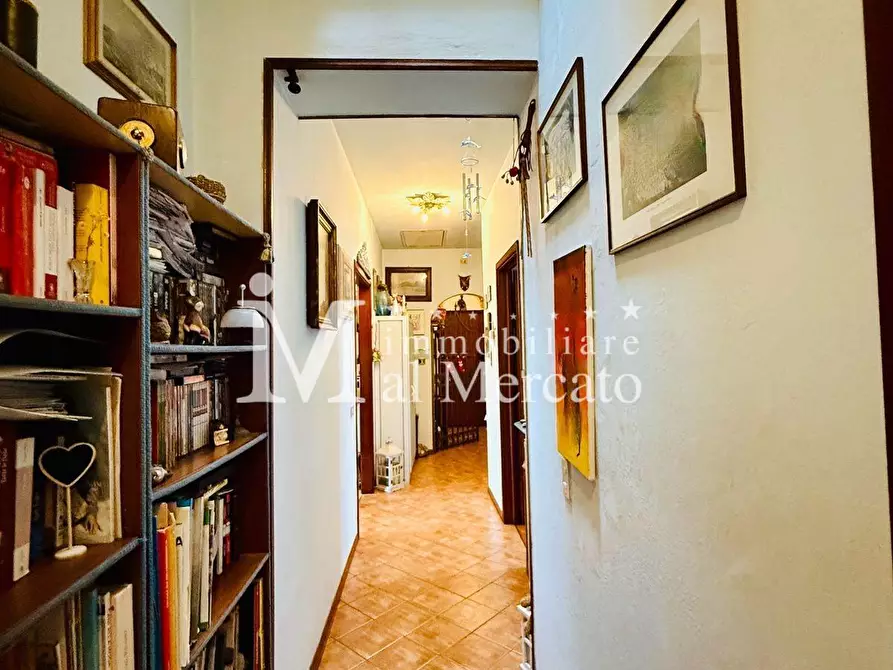 Immagine 14 di Appartamento in vendita  a Lucca