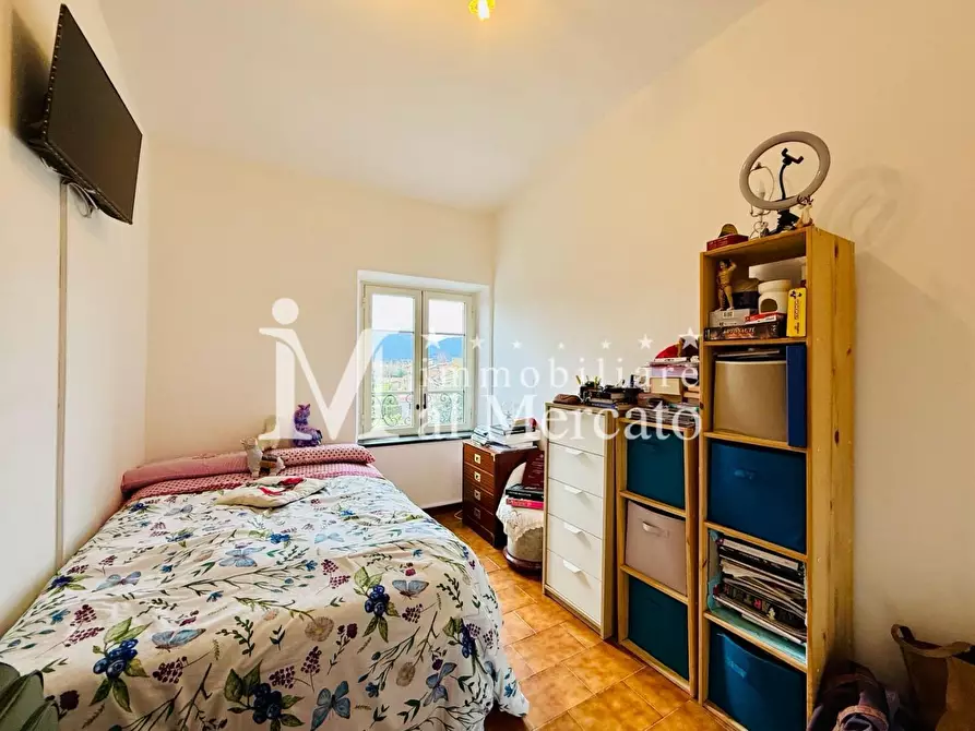 Immagine 29 di Appartamento in vendita  a Lucca