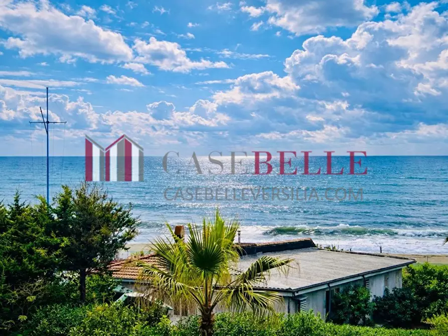 Immagine 1 di Appartamento in vendita  a Pietrasanta