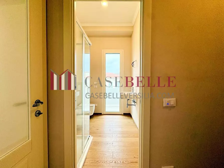 Immagine 11 di Appartamento in vendita  a Pietrasanta