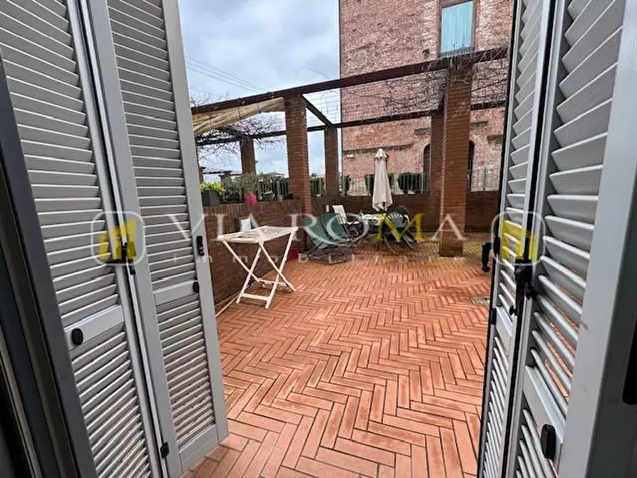 Immagine 17 di Appartamento in vendita  a Lucca