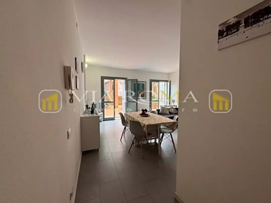 Immagine 15 di Appartamento in vendita  a Lucca