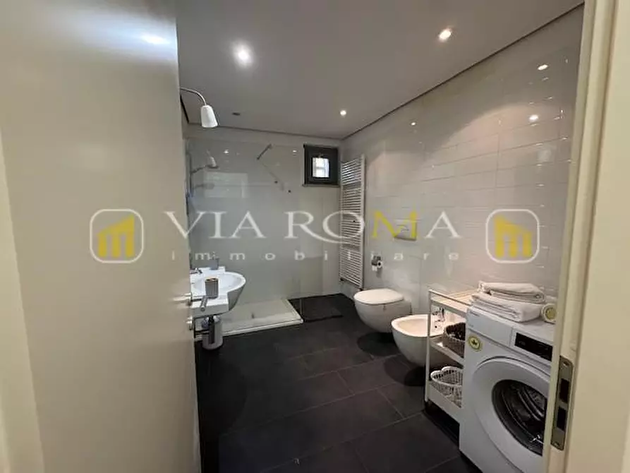 Immagine 9 di Appartamento in vendita  a Lucca