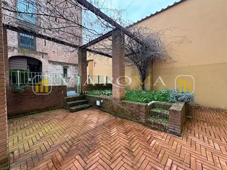 Immagine 4 di Appartamento in vendita  a Lucca