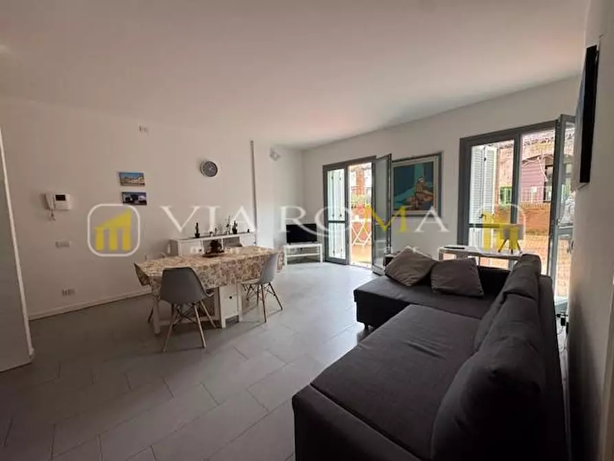 Immagine 12 di Appartamento in vendita  a Lucca