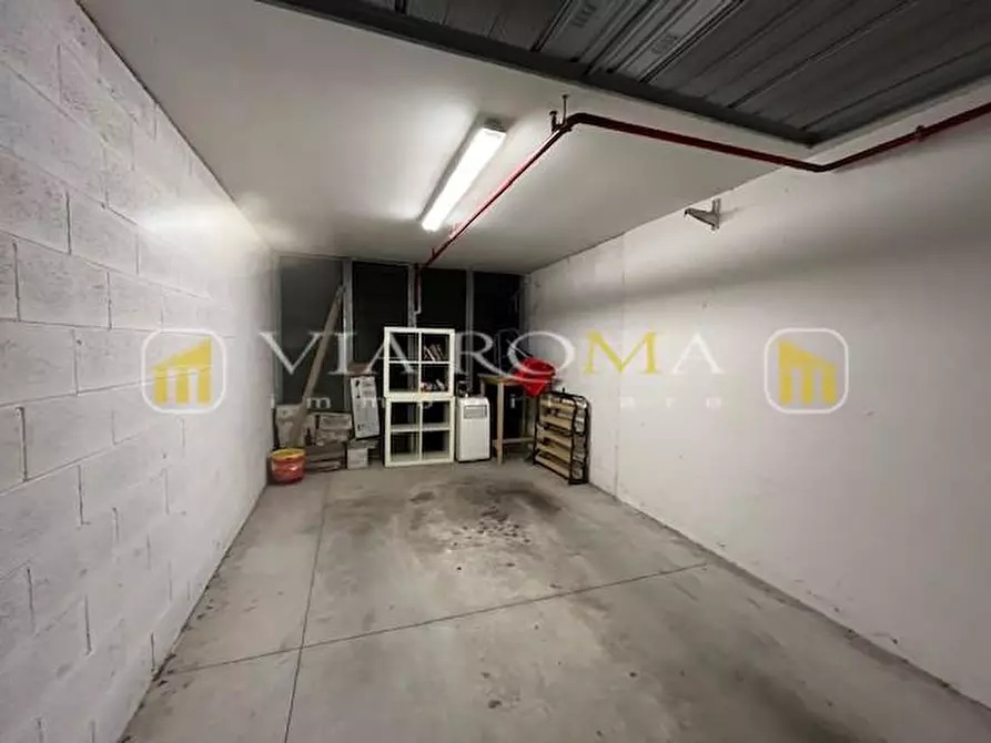 Immagine 25 di Appartamento in vendita  a Lucca