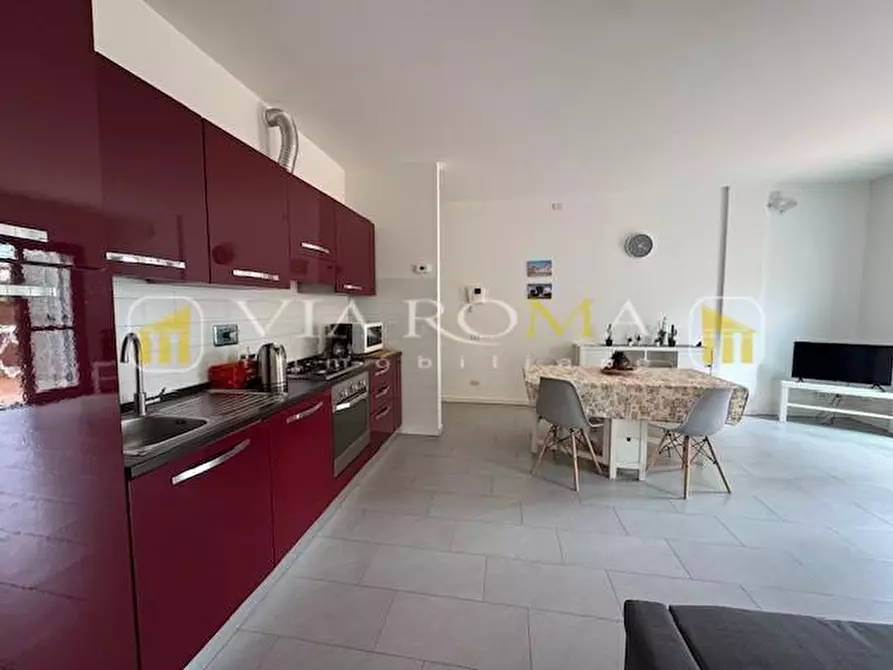 Immagine 13 di Appartamento in vendita  a Lucca