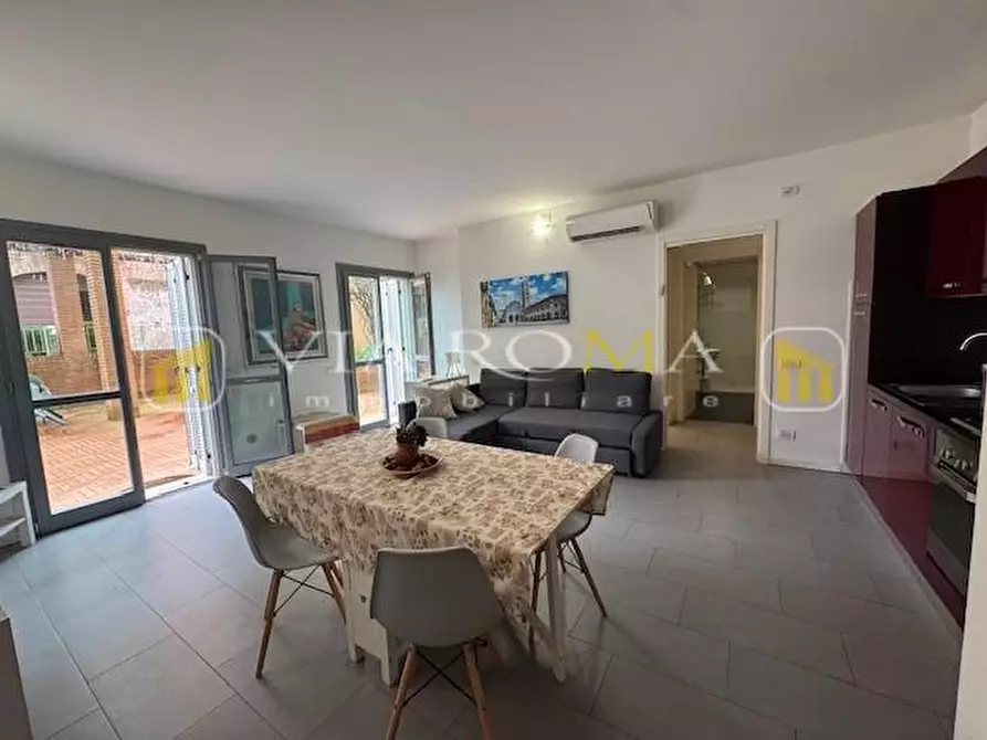 Immagine 16 di Appartamento in vendita  a Lucca