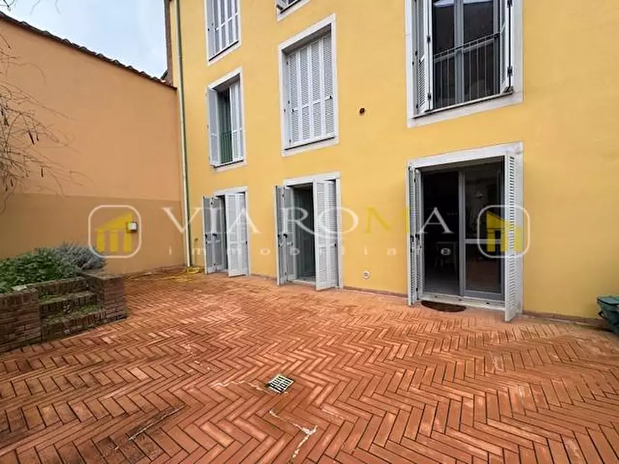 Immagine 22 di Appartamento in vendita  a Lucca