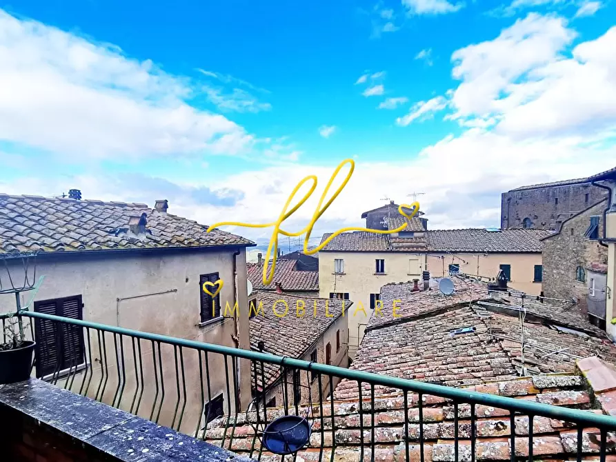 Immagine 17 di Appartamento in vendita  a Volterra