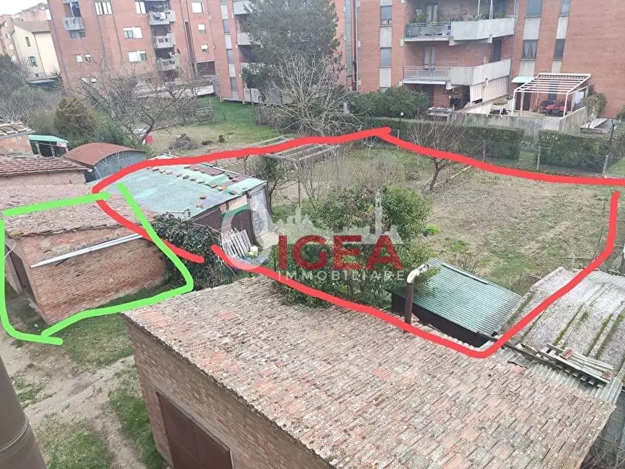 Immagine 19 di Appartamento in vendita  a Siena