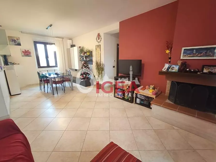 Immagine 5 di Appartamento in vendita  a Siena