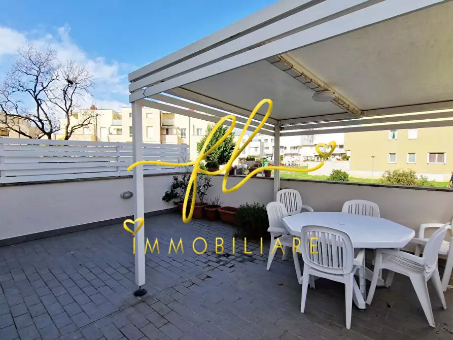 Immagine 19 di Casa semindipendente in vendita  a Livorno