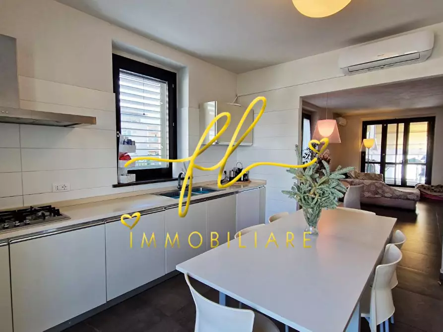 Immagine 8 di Casa semindipendente in vendita  a Livorno