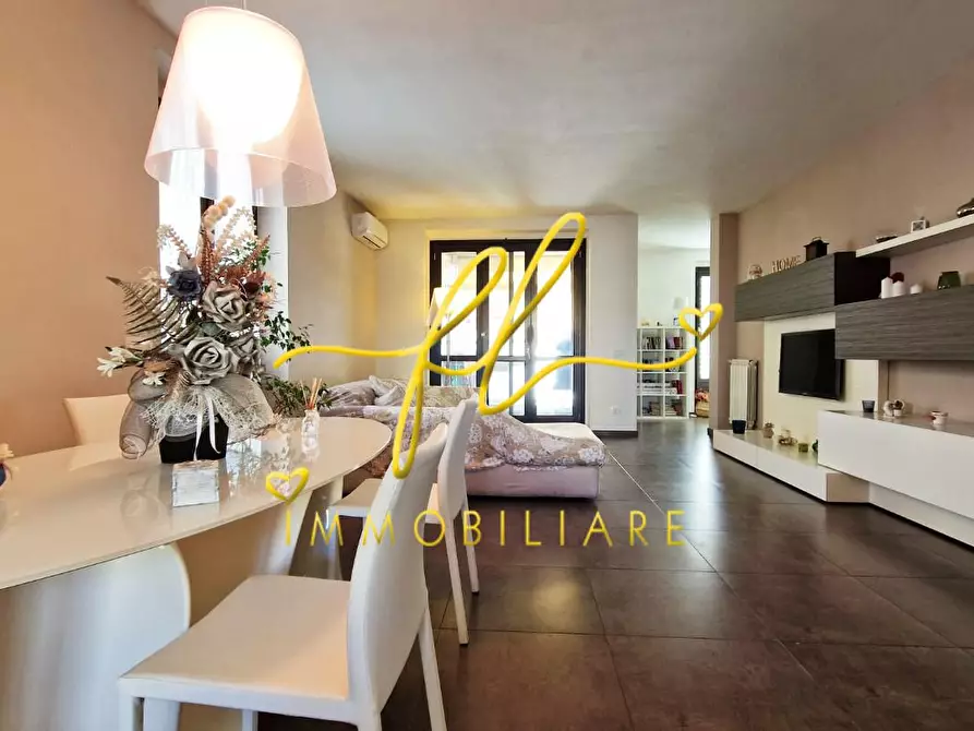 Immagine 1 di Casa semindipendente in vendita  a Livorno