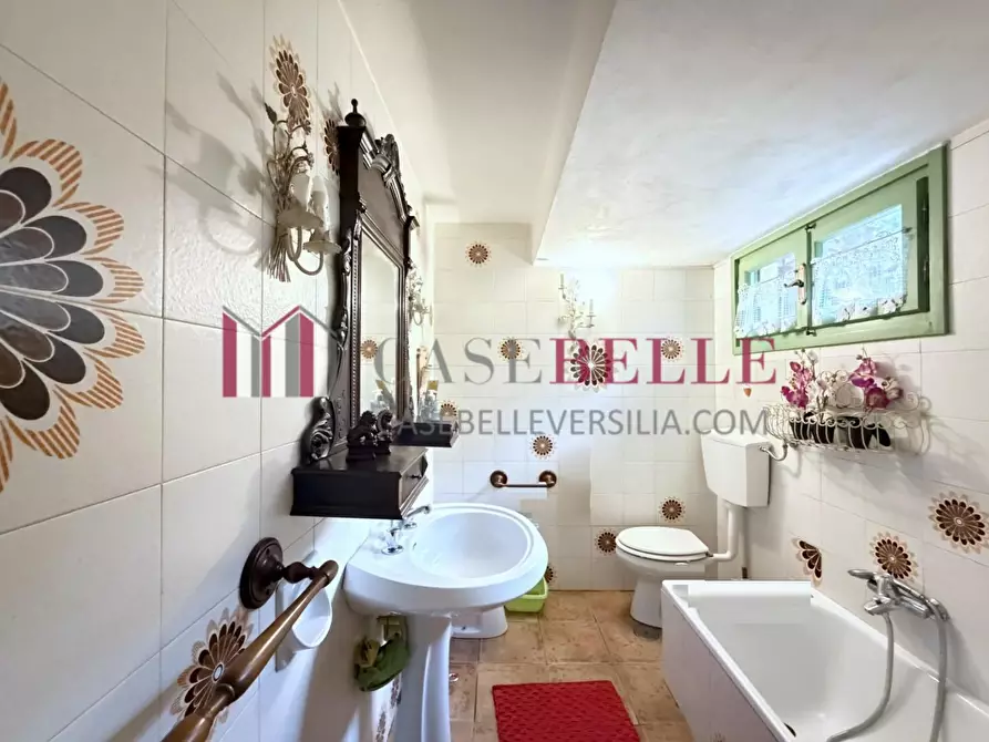 Immagine 15 di Casa indipendente in vendita  a Massarosa