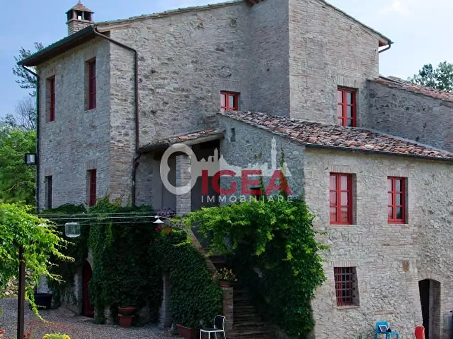 Immagine 5 di Casa colonica in vendita  a Colle Di Val D'elsa