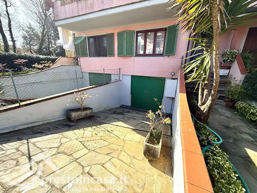 Immagine 3 di Villetta a schiera in vendita  a Forte Dei Marmi