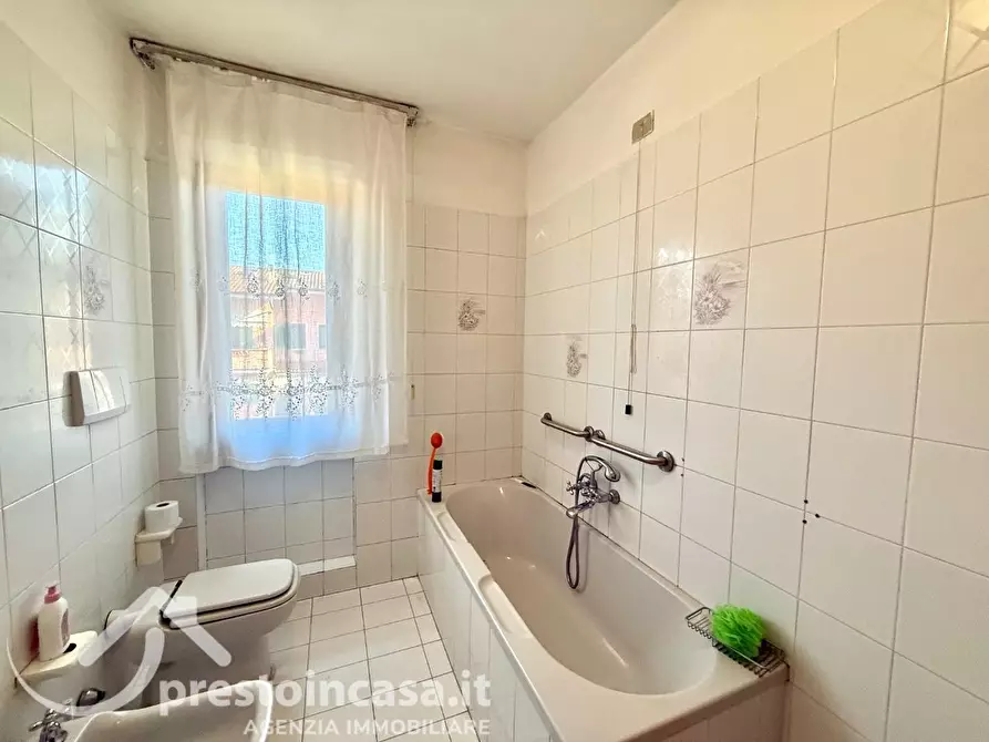 Immagine 35 di Villetta a schiera in vendita  a Forte Dei Marmi