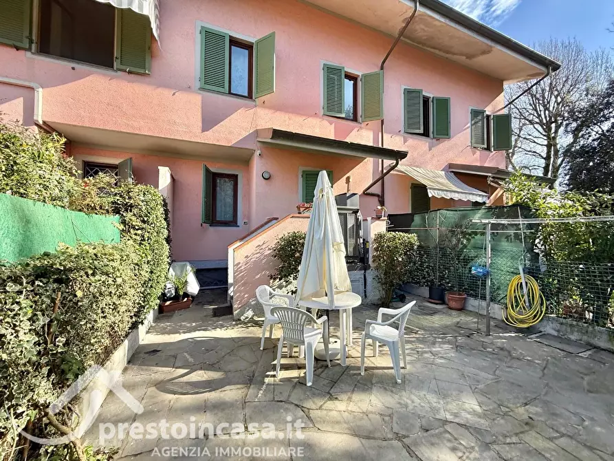 Immagine 12 di Villetta a schiera in vendita  a Forte Dei Marmi