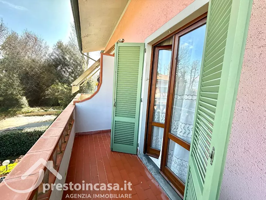 Immagine 20 di Villetta a schiera in vendita  a Forte Dei Marmi