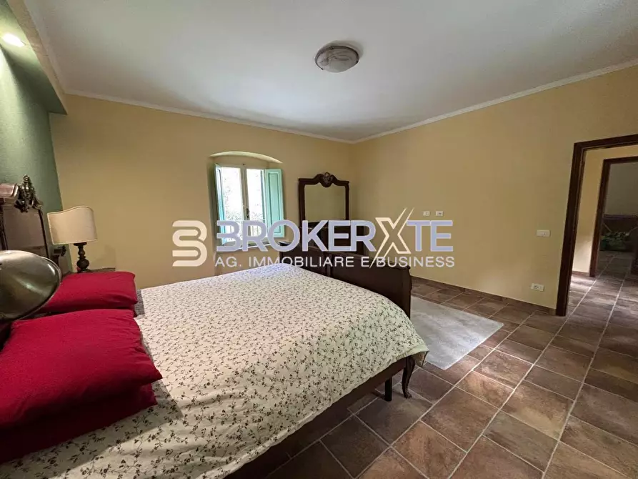 Immagine 15 di Casa semindipendente in vendita  a Massa