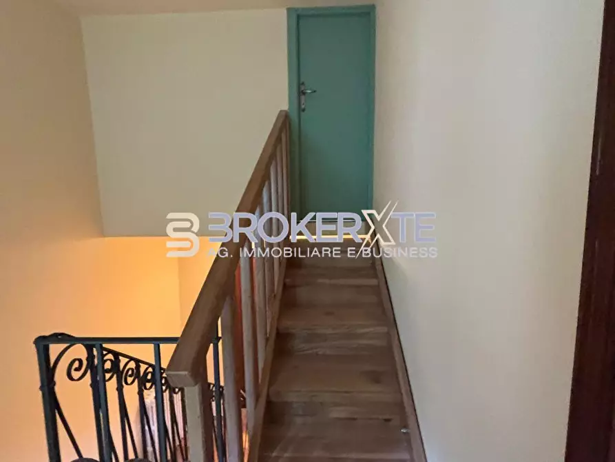 Immagine 8 di Casa semindipendente in vendita  a Massa