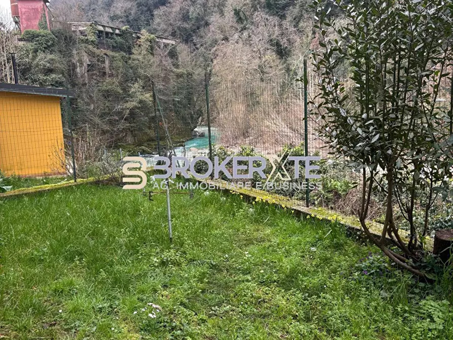 Immagine 22 di Casa semindipendente in vendita  a Massa